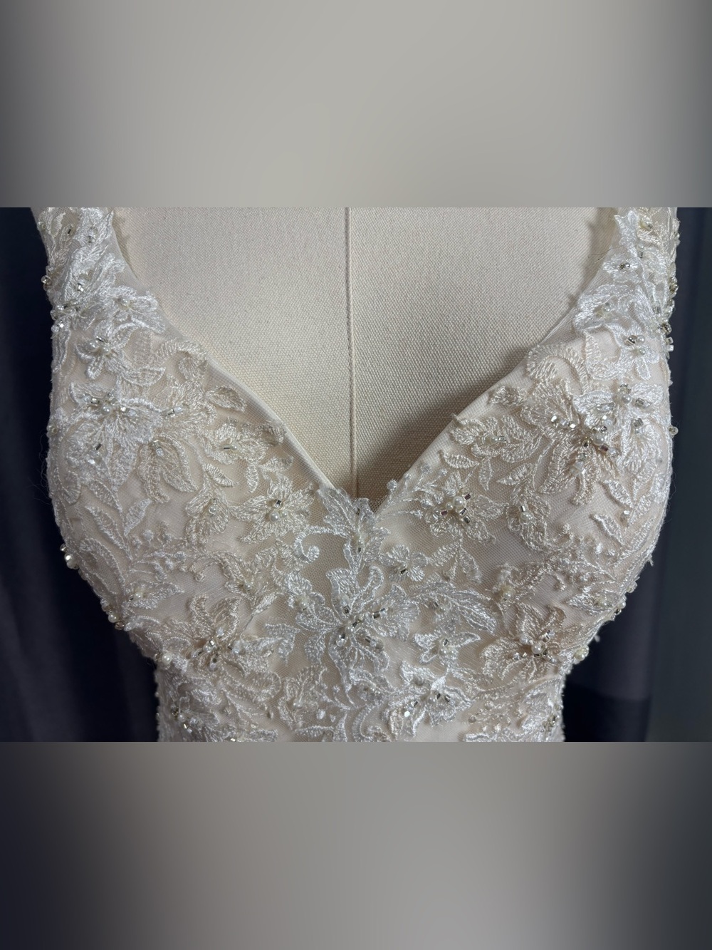 NWT Alfred Angelo Ivory and Cream Lace Beaded Wedding Bridal Gown Dress 6 - Picture 6 of 12